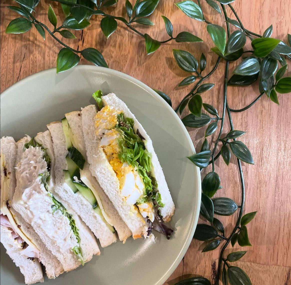 Freshly prepared sandwiches on a café plate